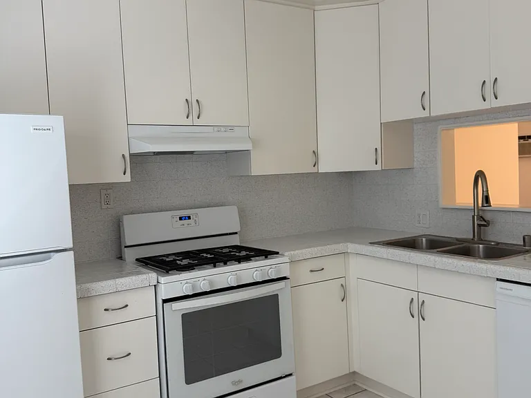 5319 Radford Ave #3 — Photo 7
