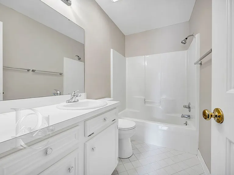 232 Autumnview Ct — Photo 23