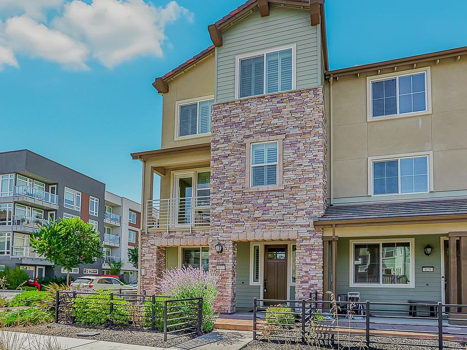 1st image of 837 Blue Opal Dr