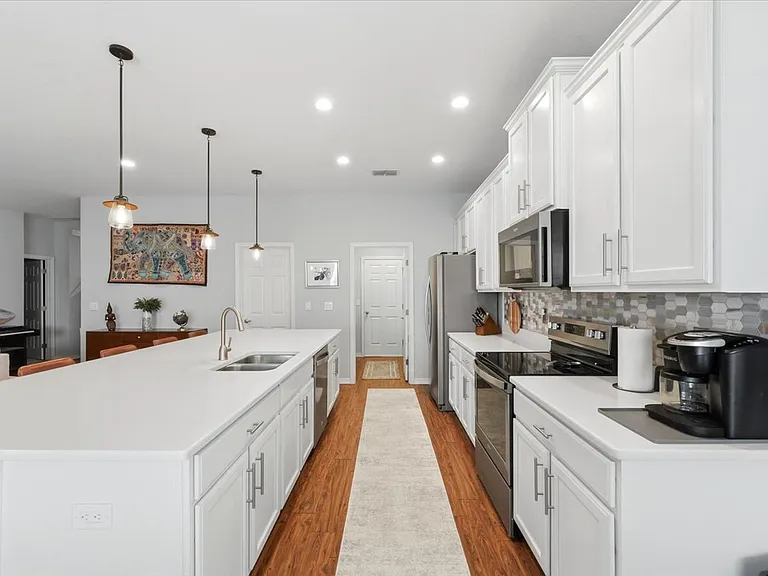 3615 Peregrine Way — Photo 4