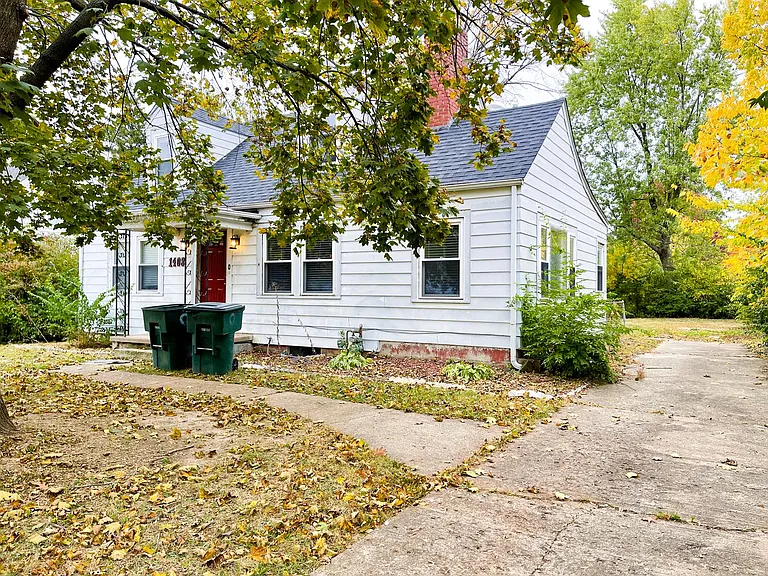 1408 N Mann Ave — Photo 2