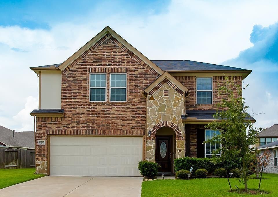 1st image of 18210 Surrey Lake Ln