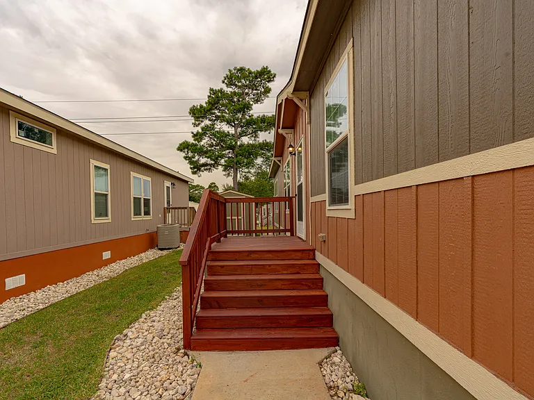 920 Century Plaza Dr — Photo 14