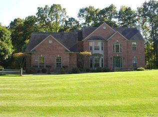 2617 Ore Valley Dr, Hartland, MI