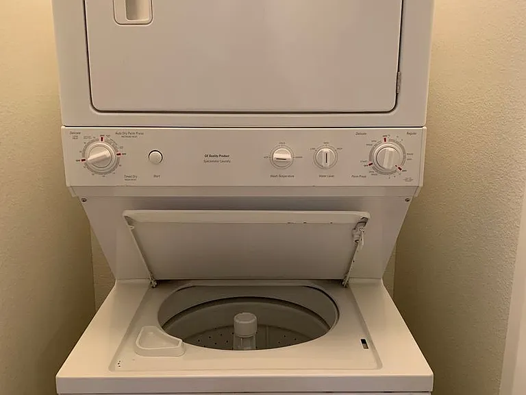 Via Ventura Apartments — Photo 33