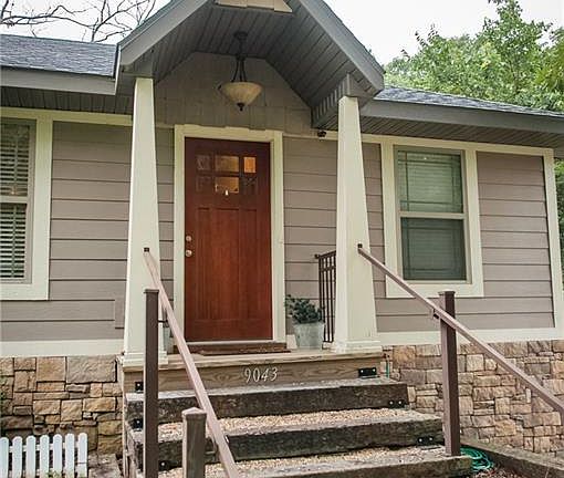 3rd image of 9043 Grimes Dr