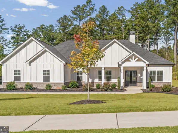 39 Wellborn Dr, Newnan, GA 30263