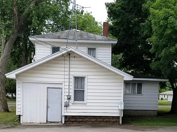 2nd image of 114 2nd Ave
