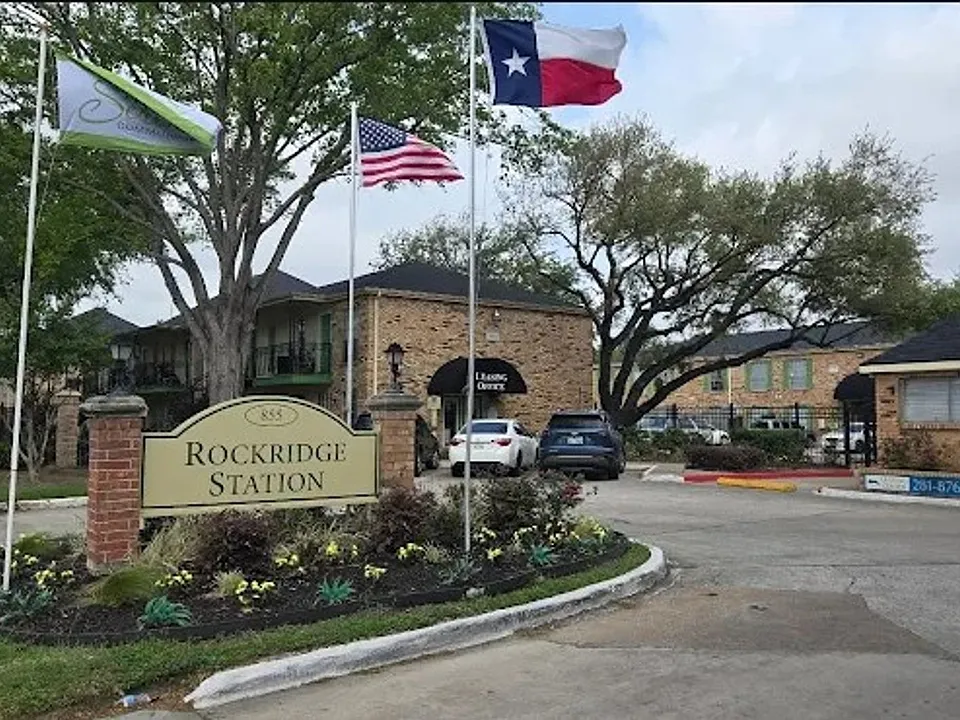 Rockridge Station Apartments