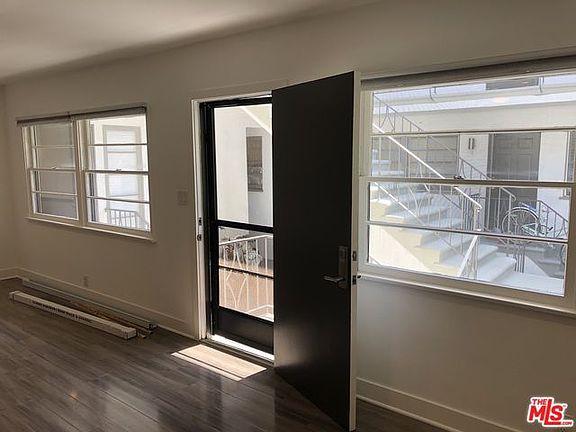 4th image of 615 Avenue E