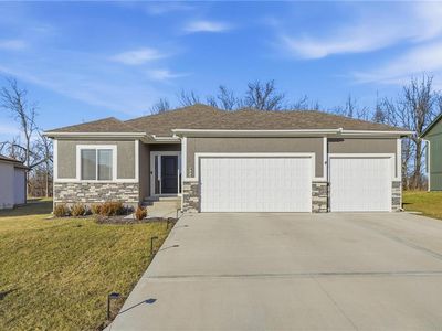 902 NW Crestwood Dr, Grain Valley, MO, 64029