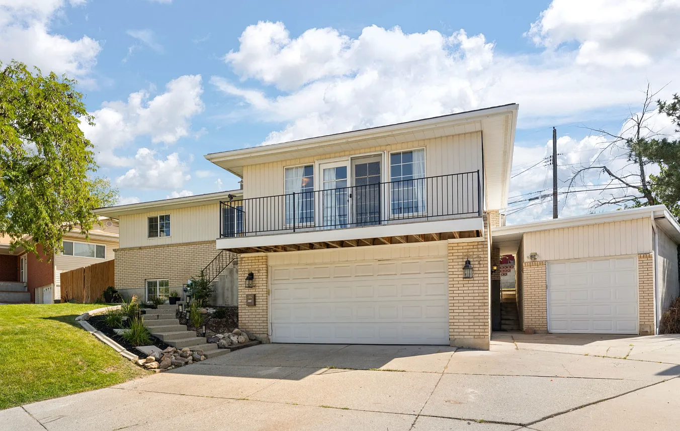2 bed, 1200 sqft, $1,950 — Photo 1