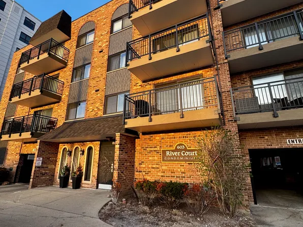 603 S River Rd APT 3J, Des Plaines, IL 60016