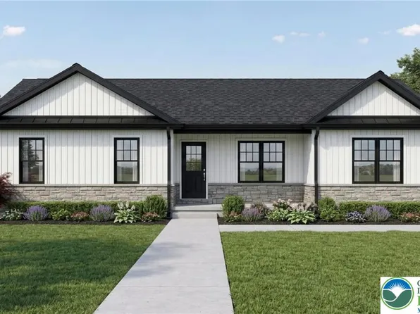 Winter Ct, Long Pond, PA 18334