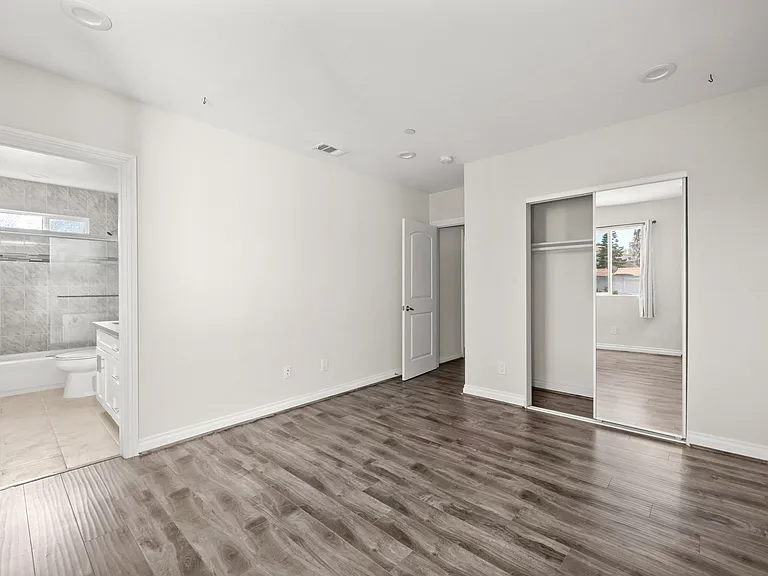 4818 1/2 Saturn St — Photo 13