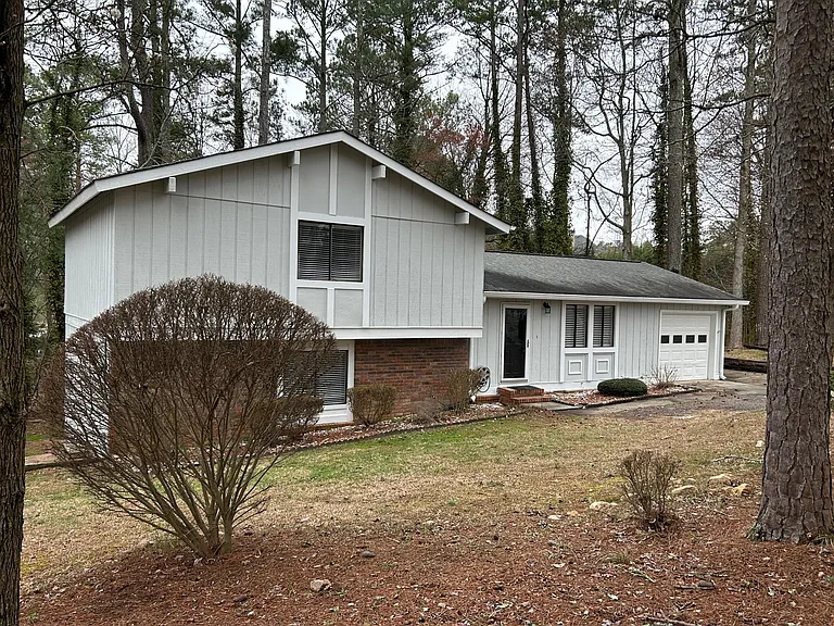 1790 Saddleridge Dr — Photo 2