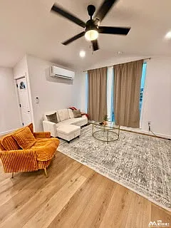 3 bed, 1328 sqft, $3,300 — Photo 3