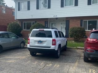 1313 Monomoy St APT B, Aurora, IL 60506