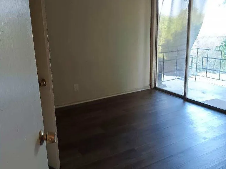 249 E Fremont Sq #5 — Photo 4