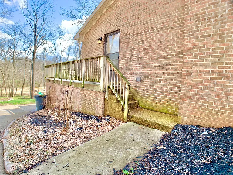 423 Rivermont Dr — Photo 51