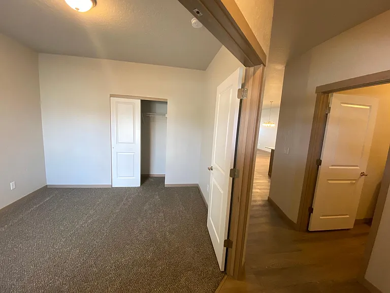 West Meadows Villas — Photo 33