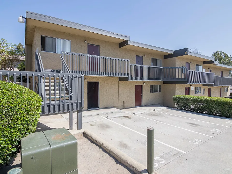 3854-62 Beyer Blvd