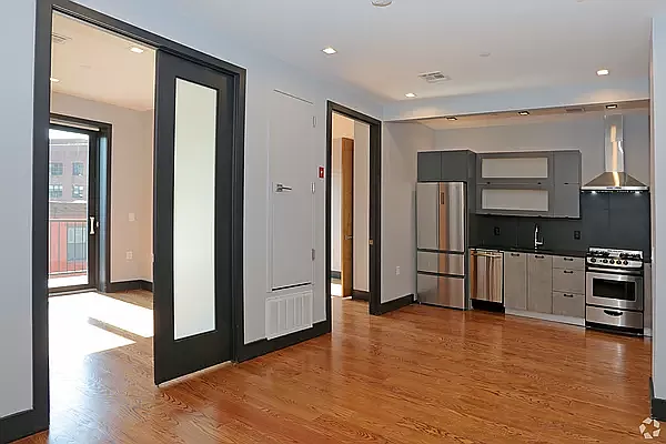 15 Cedar St #3F — Photo 2