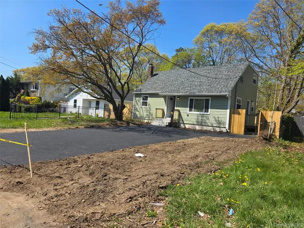 198 Concord Road, Shirley, NY 11967