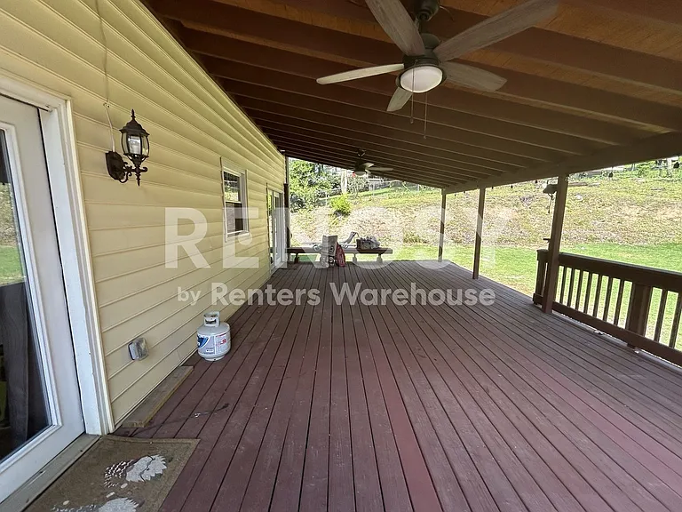 2501 Crestwood Cir — Photo 4