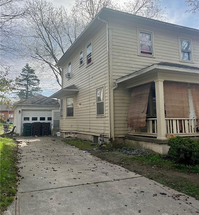2nd image of 109 S Monroe St