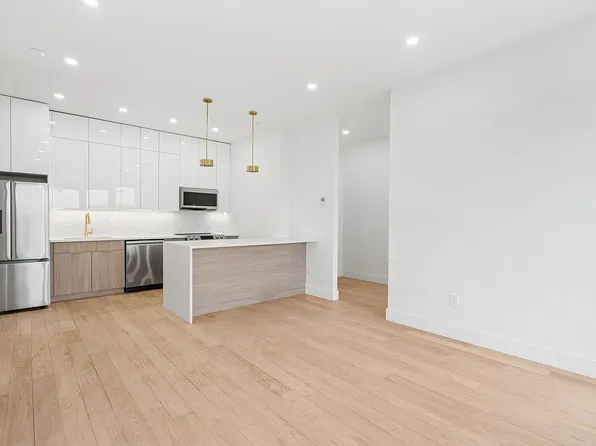 45-29 47th St #3A, Woodside, NY 11377