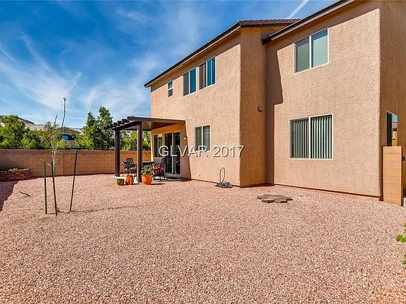 Huge Back Yard on this end of a Cup-de-sac oversized lot