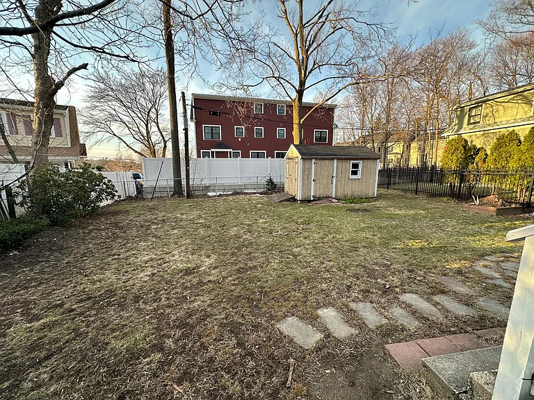 25 Lafayette St #2 — Photo 11