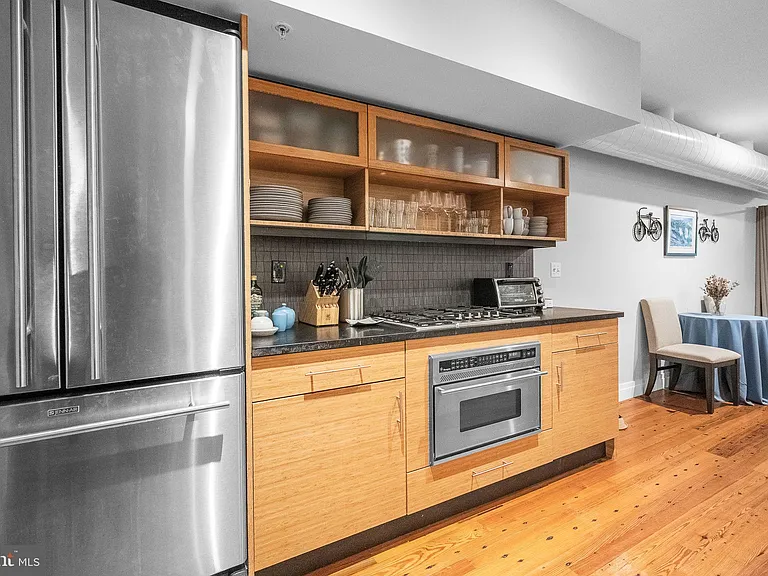 1210 Queen St #5 — Photo 17