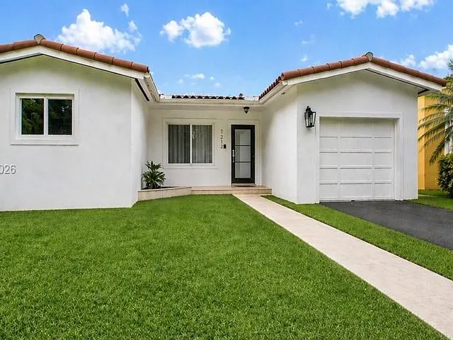 1212 Aguila Ave — Photo 1