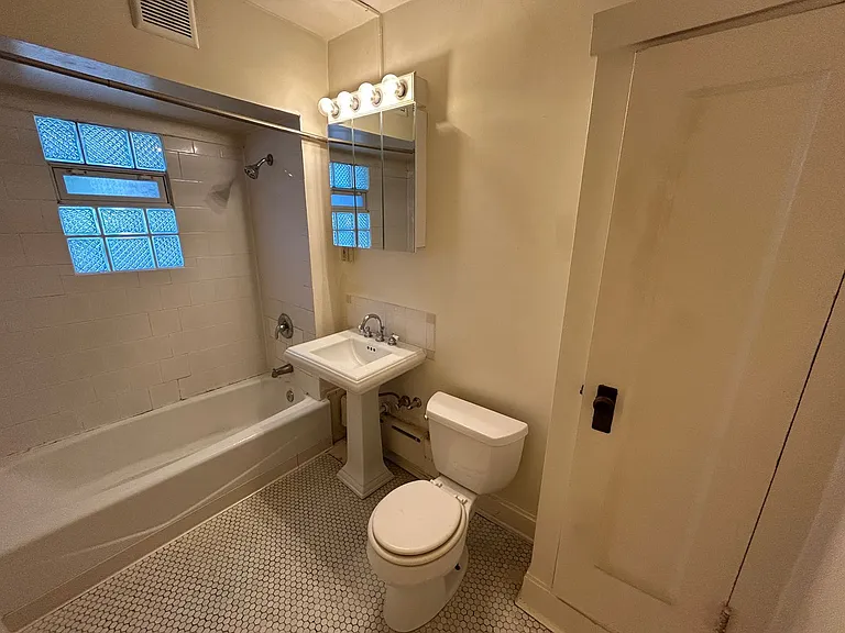 2114 E Woodstock Pl — Photo 16