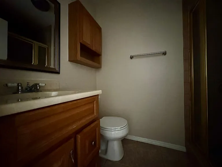 594 W Huntington Dr #C — Photo 17