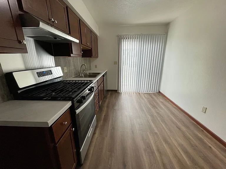 519 S Silverwood Ln #F — Photo 9