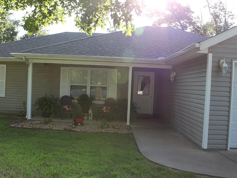 1 Keighley Ln — Photo 3