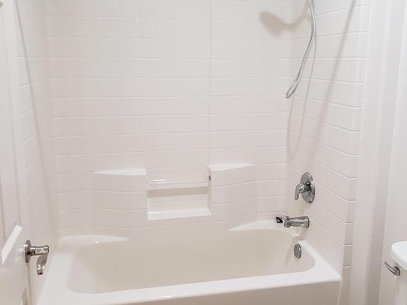 4th image of 259 McIntosh Dr