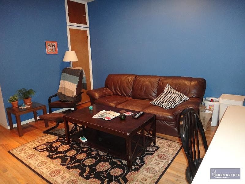 2nd image of 438 Union St APT 3