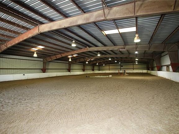 Incredible 180x80 Indoor Riding Arena featuring GEOTEXTILE & Sand Footing, Professional Sound System & Lighting for Shows & Even
