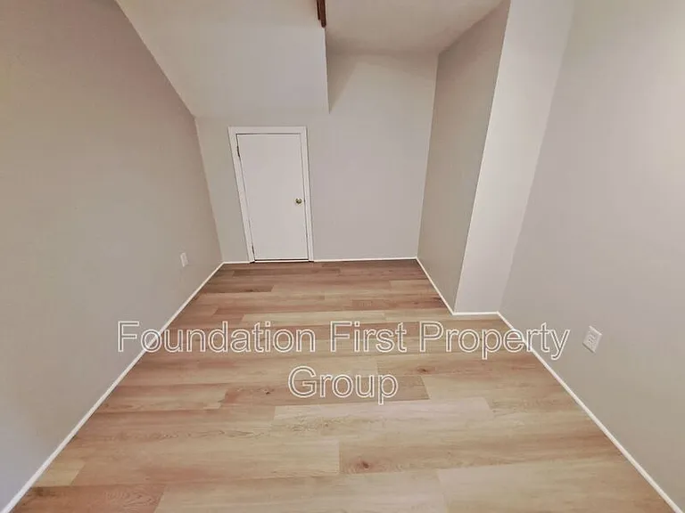23 Mount Royal Ave — Photo 15