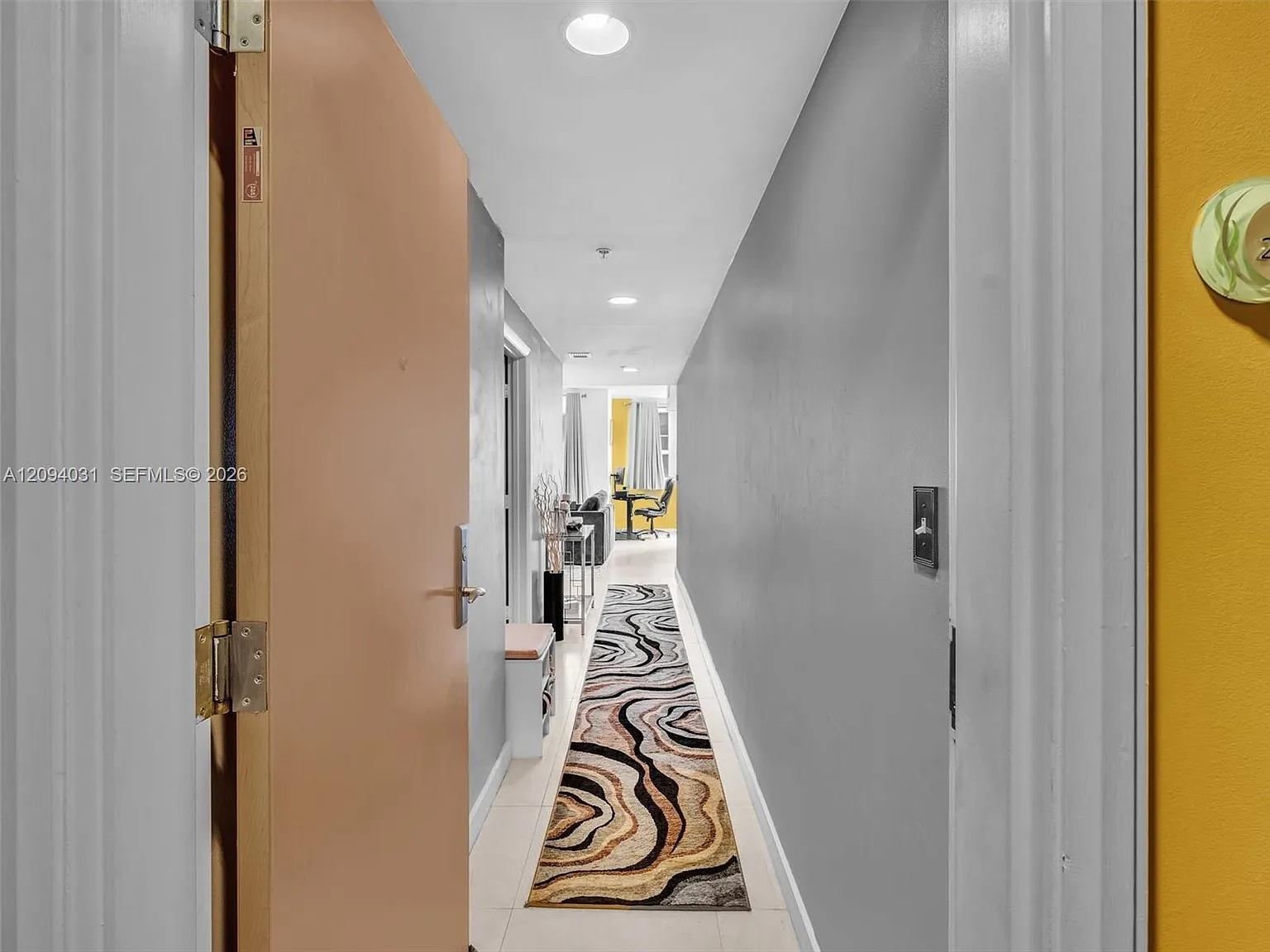 Vizcayne South Condo — Photo 2