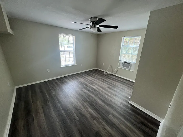203 W Nolan St — Photo 8