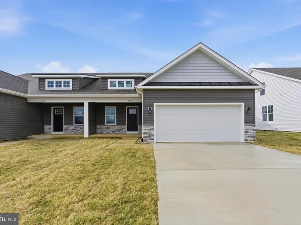 104 Barrier Reef Dr, Martinsburg, WV 25403