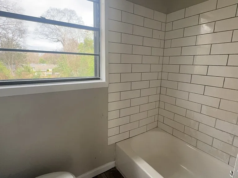 320 Lawrence Rd — Photo 15