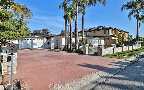 5th image of 9291 Stanford Ave
