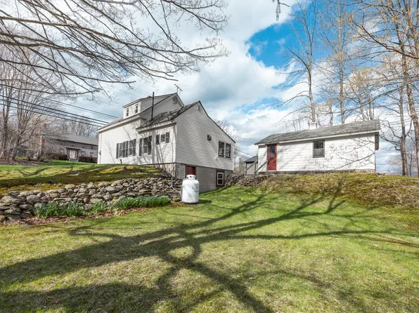 2546 Route 2, Hermon, ME 04401