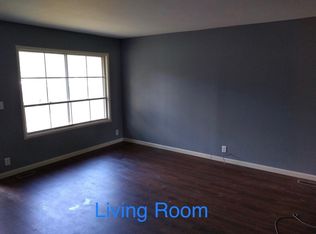 906 Holiday Dr, Danville, IL 61832